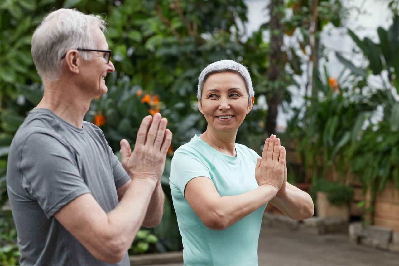Yoga: ciência da união e de benefícios à saúde