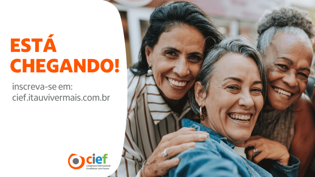 mulheres idosas sorrindo anunicam cobgresso