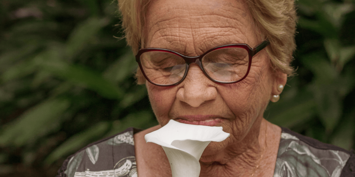 Perda de olfato no Parkinson indica chave para diagnóstico precoce, revela pesquisa