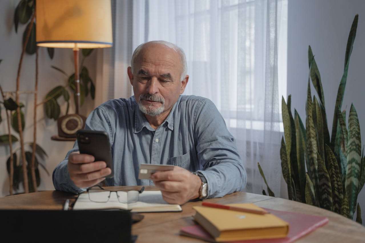 Direito da pessoa idosa à inclusão digital: uma discussão necessária e urgente