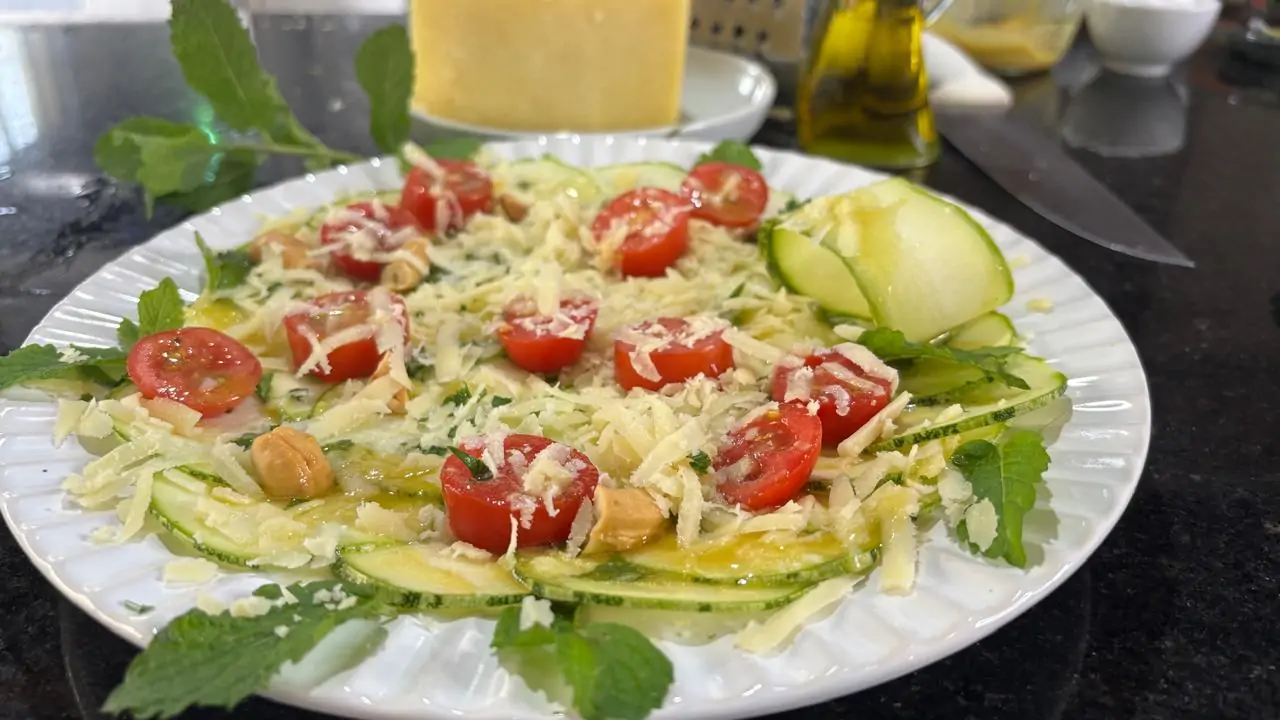 Carpaccio, a delicadeza do corte e a valorização do ingrediente