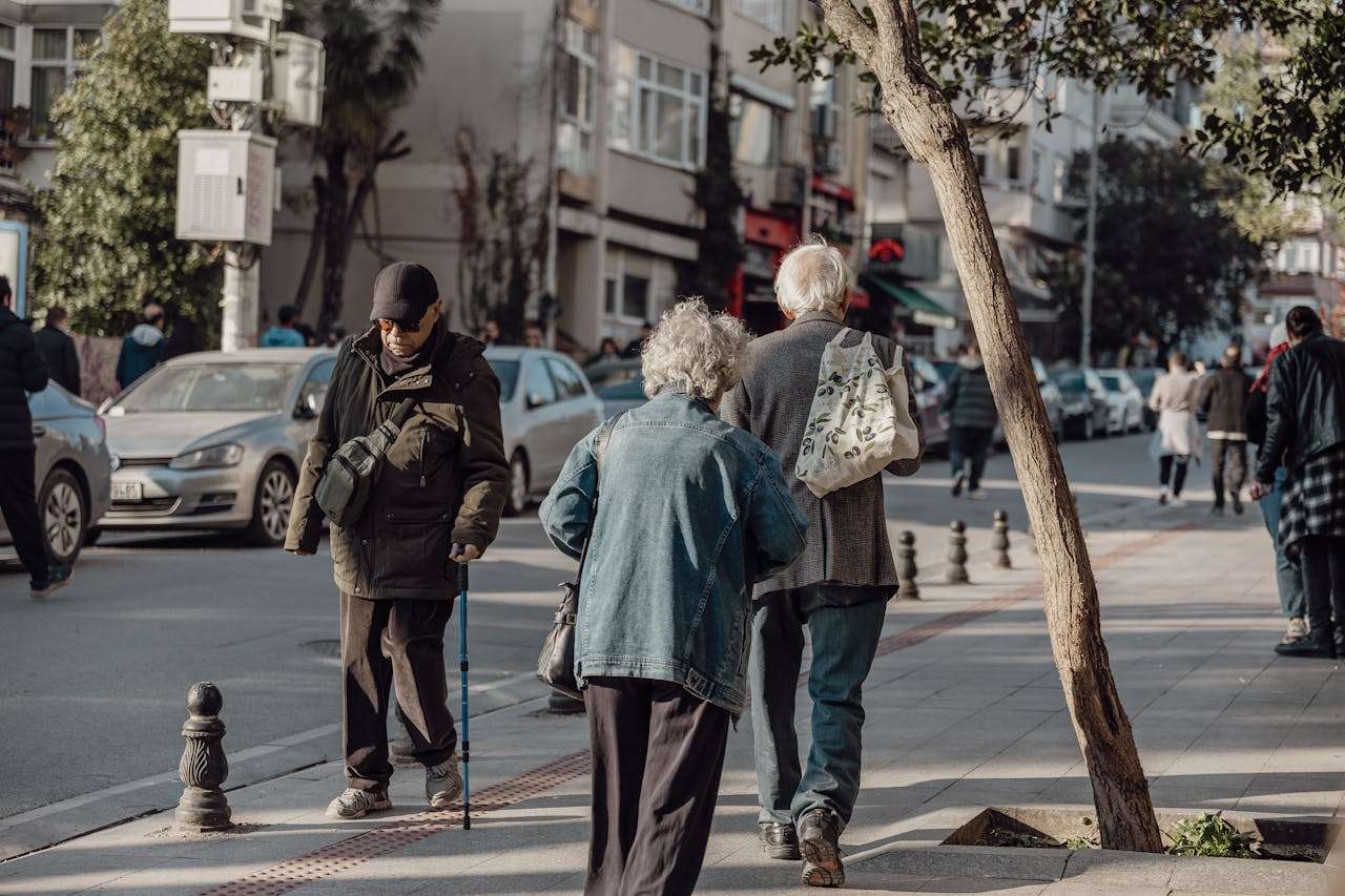 O direito de envelhecer, e morrer, no lugar onde se vive