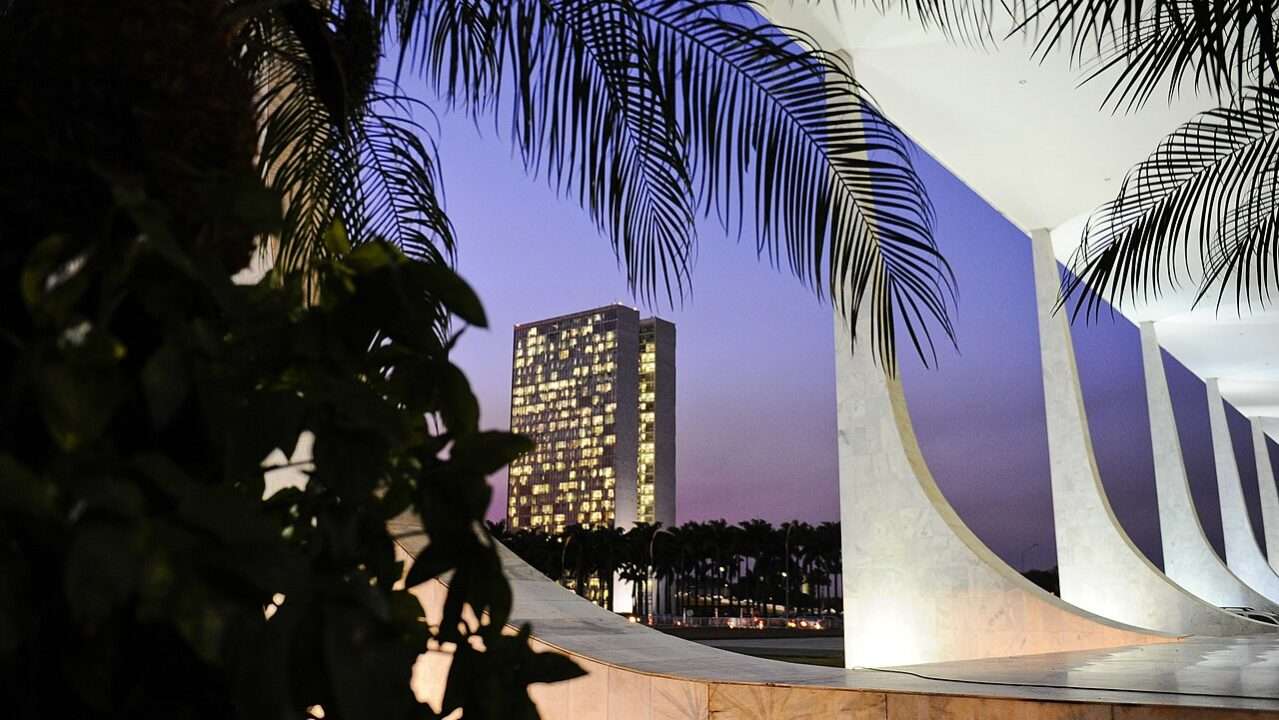 Deputados dão menos importância à redução da desigualdade e rejeitam ainda mais a participação direta do povo