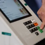 Votar é exercer a cidadania e garantir seus direitos: entenda como a participação nas urnas valida a prova de vida no INSS